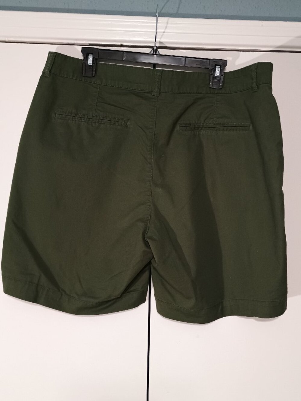 Old Navy Everyday Short High Rise Olive Green Casual Shorts - Picture 3 of 6